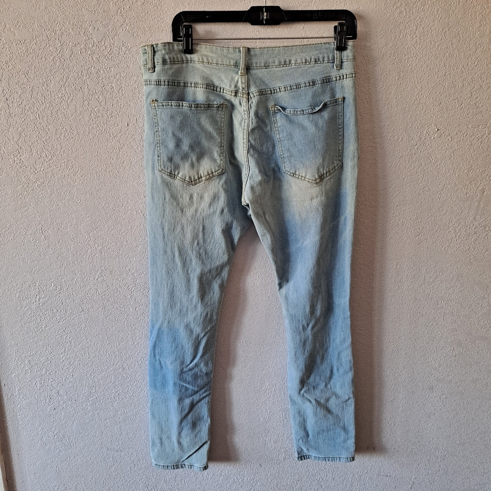 Shein Medium Wash Jeans - Picture 4 of 5